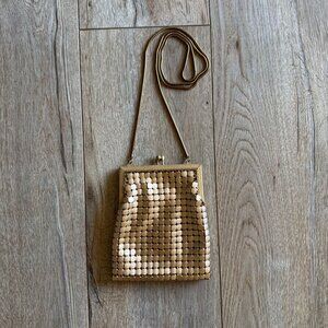 Vintage Cache Gold Chainmail Kiss Lock Shoulder Strap Evening Purse Clutch